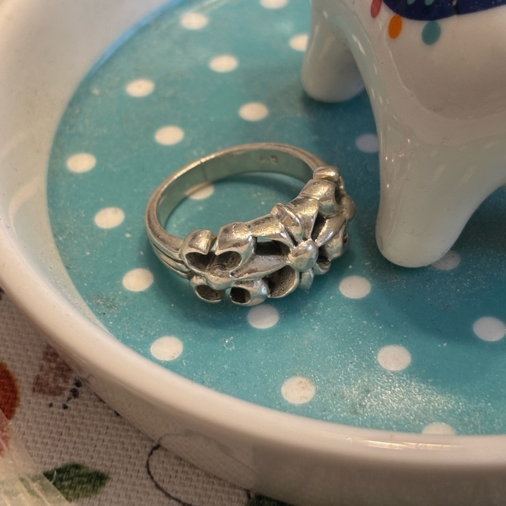 Chic Silver Ring - image 3